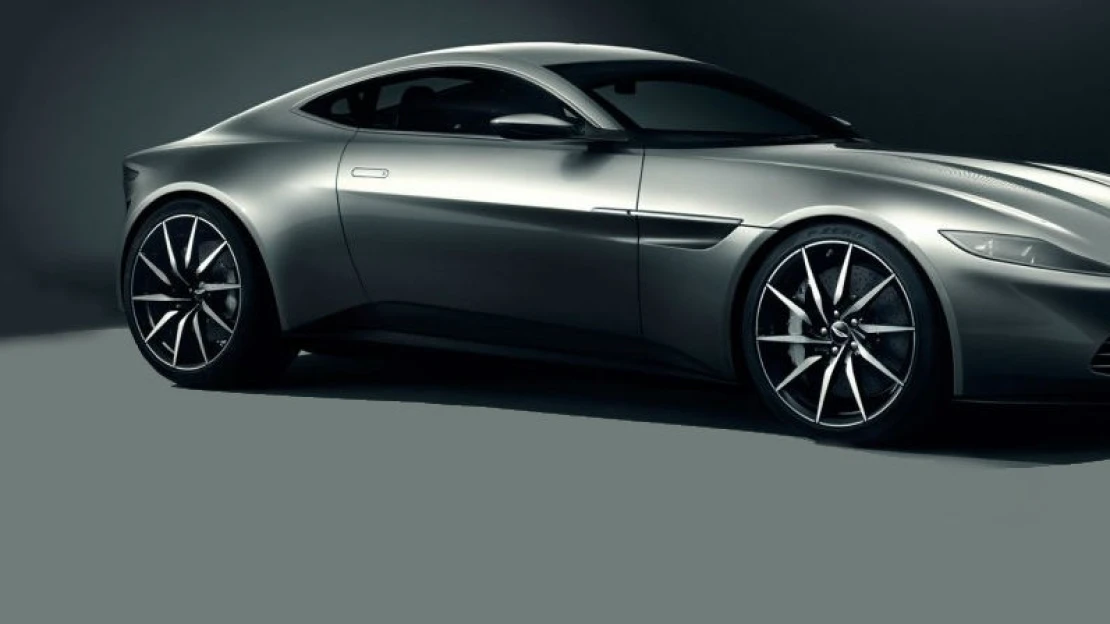 Aston Martin odhalil nový vůz Jamese Bonda. V&nbsp;kinech bude za rok