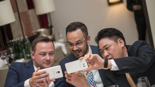 Samsung po&nbsp;úspěšném kvartálu expanduje. V&nbsp;USA hledá místo pro novou továrnu