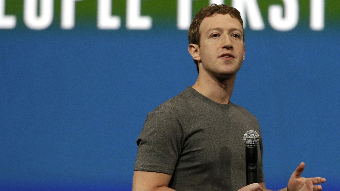 Americkým smartphonům vládne Facebook, jinde ale vítězí instant messaging