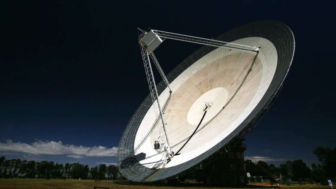 Miliardář daroval pátračům po mimozemšťanech 100 milionů dolarů. Na pomoc povolal i Hawkinga 