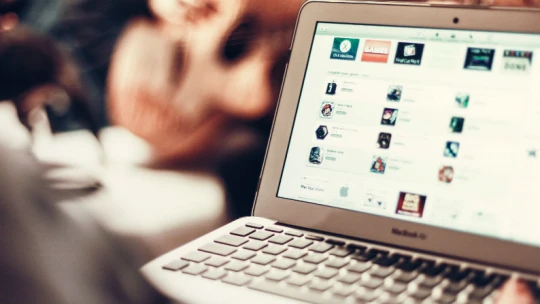 Desetiletý kluk hacknul Instagram. Od Facebooku dostal 10 tisíc dolarů