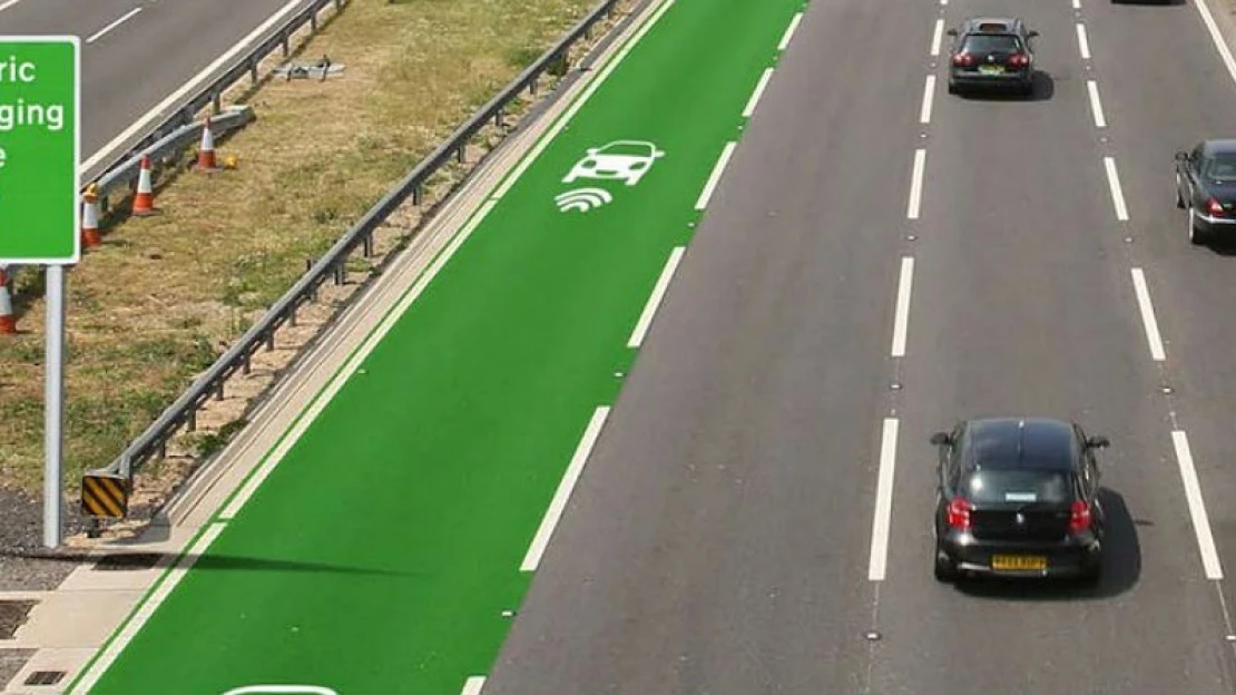 V Británii chystají dálniční pruh, který bude za jízdy nabíjet elektromobily