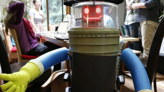 Tenhle robot spoléhal na lidskou vlídnost. Našli ho bez hlavy