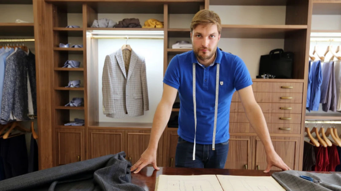 Vlastní butik a&nbsp;značka v&nbsp;sedmadvaceti. Mladého návrháře inspiruje Paul Smith