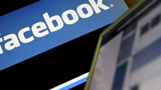 Facebook bere útokem Google a&nbsp;Twitter: umožní hledat ve všech příspěvcích