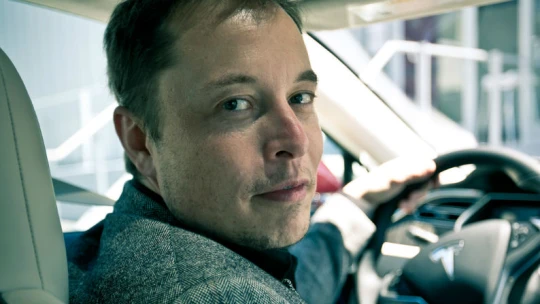 Žádná práce a&nbsp;zaručený příjem od státu. Roboti změní naše životy, tvrdí Musk