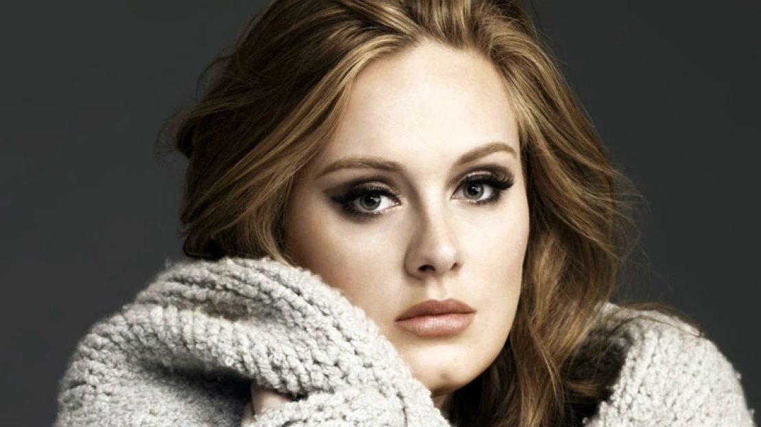 Adele láme s&nbsp;novým albem rekordy. Streamovacím službám navzdory