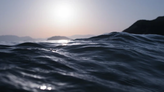 Slabina internetu je v&nbsp;hlubinách: kabely natažené v&nbsp;oceánu jsou tenké jako hadice