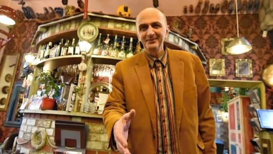 Češi mi zachránili život, říká srbský restauratér a&nbsp;mecenáš Veso Djorem