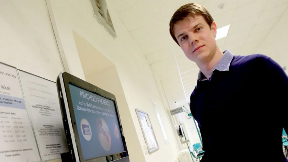 Neklepejte, sestra vychází! Jak český (ne)startup řeší chaos v čekárně u doktora