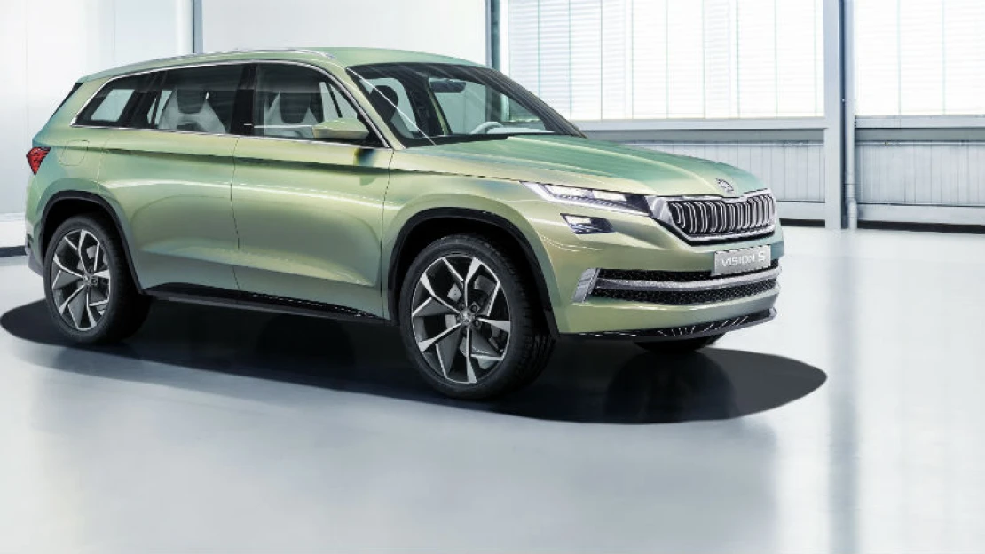 Odhaleno: Škoda Auto ukázala velké SUV. Má 3 motory a&nbsp;jezdí i&nbsp;na elektřinu