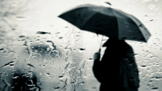 Pozor, bude pršet. Tento chytrý deštník vás udrží v&nbsp;suchu, a&nbsp;navíc se neztratí
