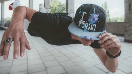 Milují porno a&nbsp;s&nbsp;provokativní módou míří i&nbsp;do Ameriky