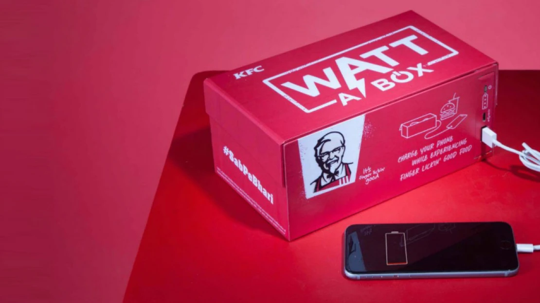 Hranolky se zásuvkou. Indické KFC řeší problém s&nbsp;vybitým mobilem