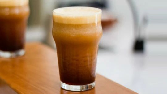 Drink letošního léta? Zkuste kávu nebo pivo sycené dusíkem