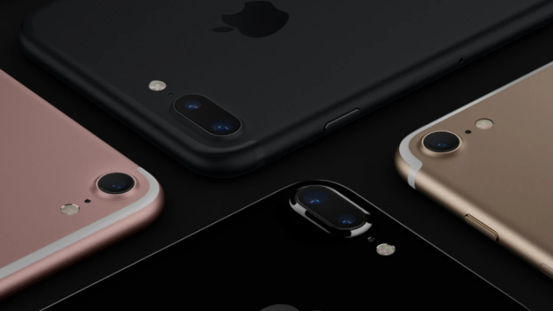 Apple představil nový iPhone. „Sedmička“ je stejná a&nbsp;přece jiná