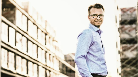 Říjnový Forbes: Vít Kutnar a&nbsp;dalších 59 českých miliardářů