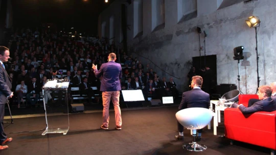 Silnice stavíme a opravujeme špatně. Brzdí to Česko v ekonomickém růstu?