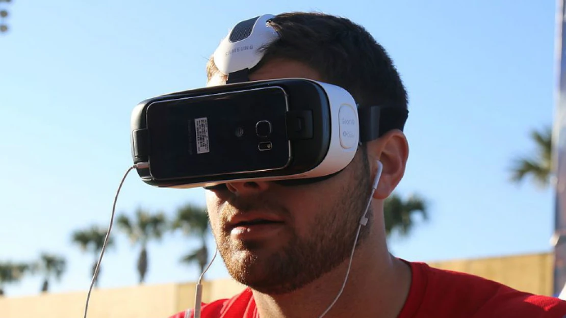Virtuální prohlídky a&nbsp;konec papíru. 6 změn, které čekají reality v&nbsp;roce 2017