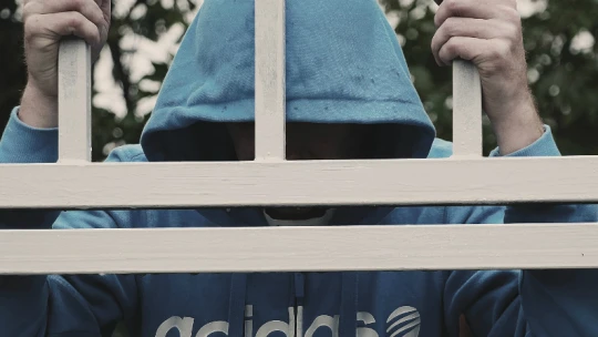 Zaměstnávání vězňů? Neptejte se, proč byli v base. Hledejte lidi s motivací