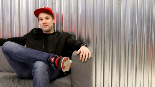 Nový byznys Krále Jiřího. Jak český youtuber úspěšně vykročil do offlinu