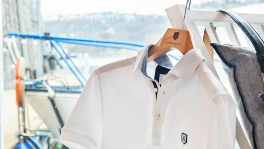 Business casual, koktejlky či&nbsp;blejzr? Toto je příručka pro váš dress code