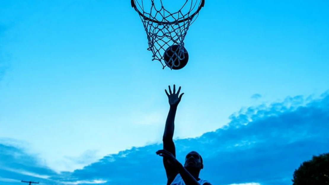 Proč sportovat večer a&nbsp;co při&nbsp;tom jíst. Vnímejte signály vašeho těla