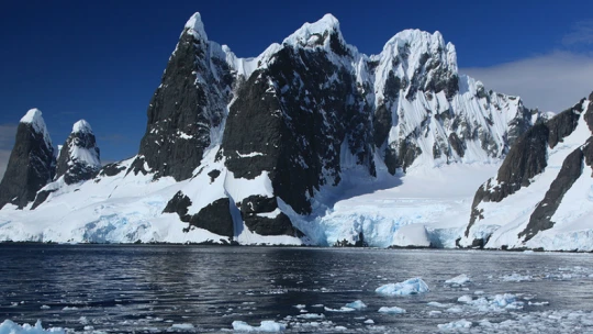 Antarktida, Bora Bora i&nbsp;Skotsko. 7 míst, kde najdete ty nejkrásnější pláže