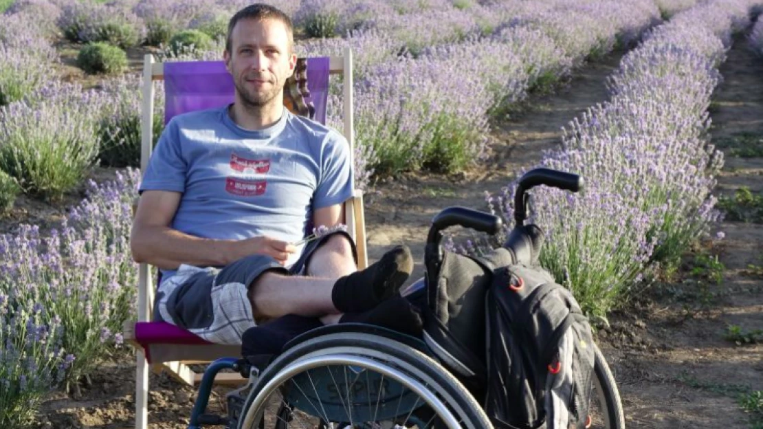 Morava místo Provence. Úraz ho upoutal na vozík, on založil levandulovou farmu