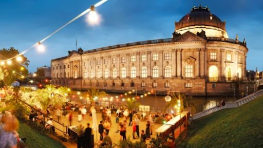 Co dělá pravý Berliner o&nbsp;víkendu? Vynechá Berghain a&nbsp;má vždy hotovost