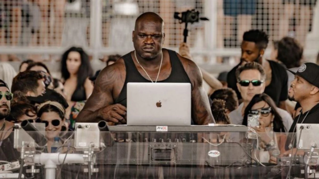 Bývalá basketbalová star Shaquille O’Neal jako největší DJ planety