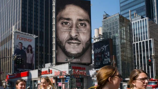 Nike vsadil na společenskou kontroverzi. A&nbsp;vyhrává