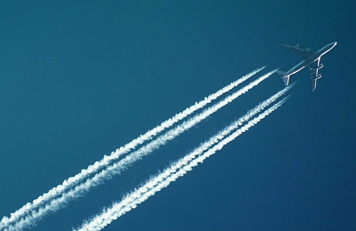 Ranní výběr: Miláčci ze Švédska jsou za miliardy a proč přibývá turbulencí