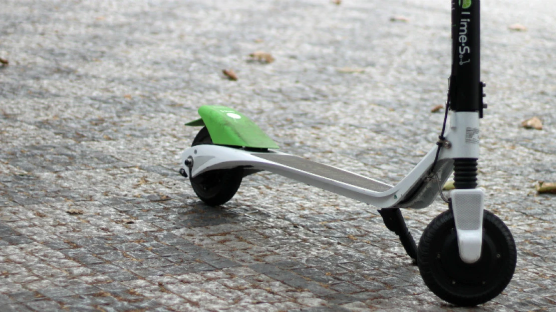Komfortní s&nbsp;jedním velkým ale… Testovali jsme elektrokoloběžky Lime