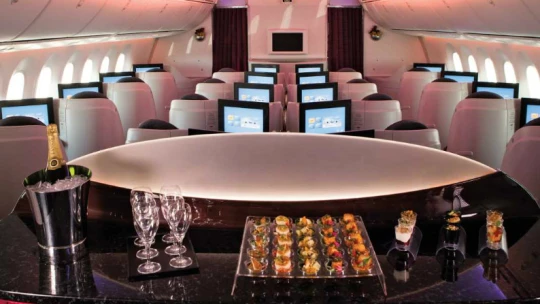 Jaká je nejlepší business class na světě? Více kyslíku, jídlo, kdy chcete, a svíčka