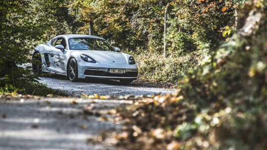 Téměř 200 milionů eur do bateriových systémů. Porsche investuje na Slovensku