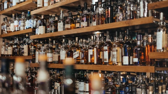 Zvyšte daně u&nbsp;alkoholických a&nbsp;slazených nápojů, vyzvala WHO státy