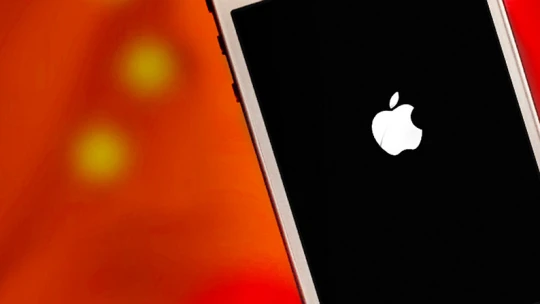 Čína se brání. Nákup a&nbsp;používání telefonů cizích značek prý nezakazuje