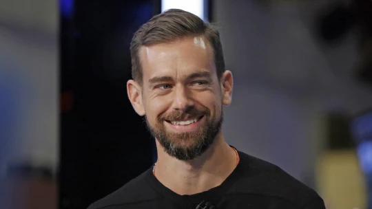 Jack Dorsey rád tvrdí, že není miliardář. Forbes spočítal opak