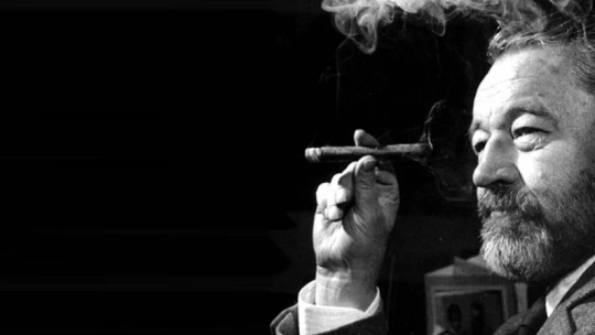 Za oponou. Tuhle knihu o Janu Werichovi byste měli mít v knihovně