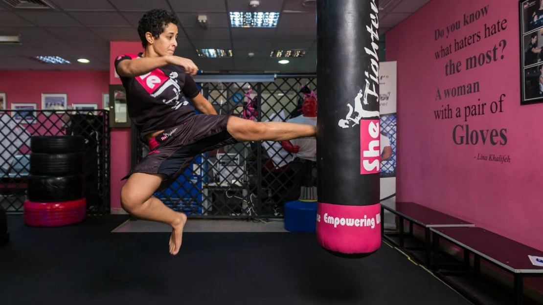 Potížistka SheFighter učí ženy z&nbsp;Blízkého východu, jak se o&nbsp;sebe postarat