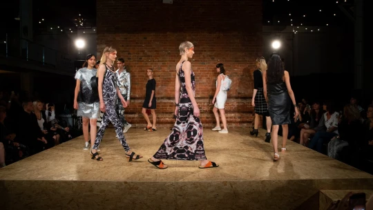 V LA proběhl Vegan Fashion Week. Jak je na tom s&nbsp;veganskou módou Česko?