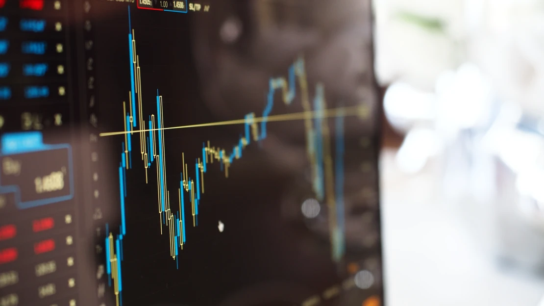Akcie v&nbsp;USA mírně oslabily. Investoři čekají na hospodářské statistiky