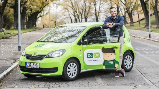 Hrozí, že na Vánoce nebude mít kdo doručovat zboží, říká majitel kurýrní služby DoDo