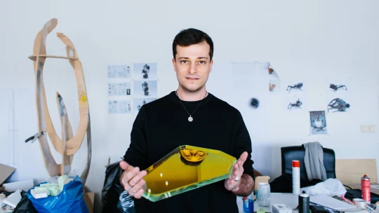 Lustry za miliony i&nbsp;umění pro galerii. Český designér, kterého byste měli znát
