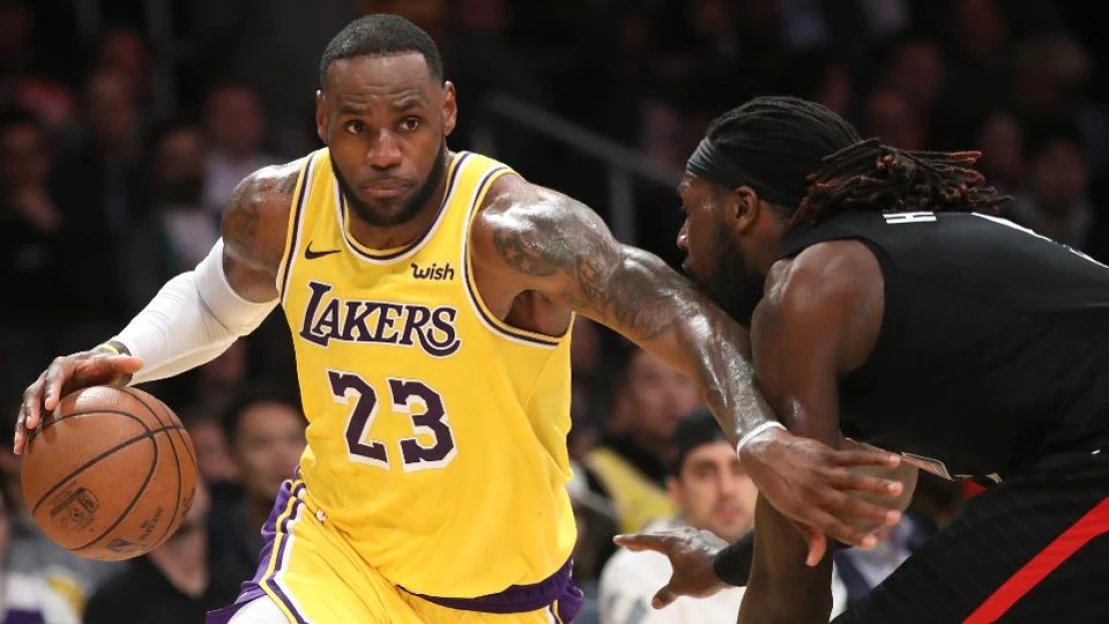 LeBron vydělává, fotbal se zadlužuje a haka bude křičet za klima