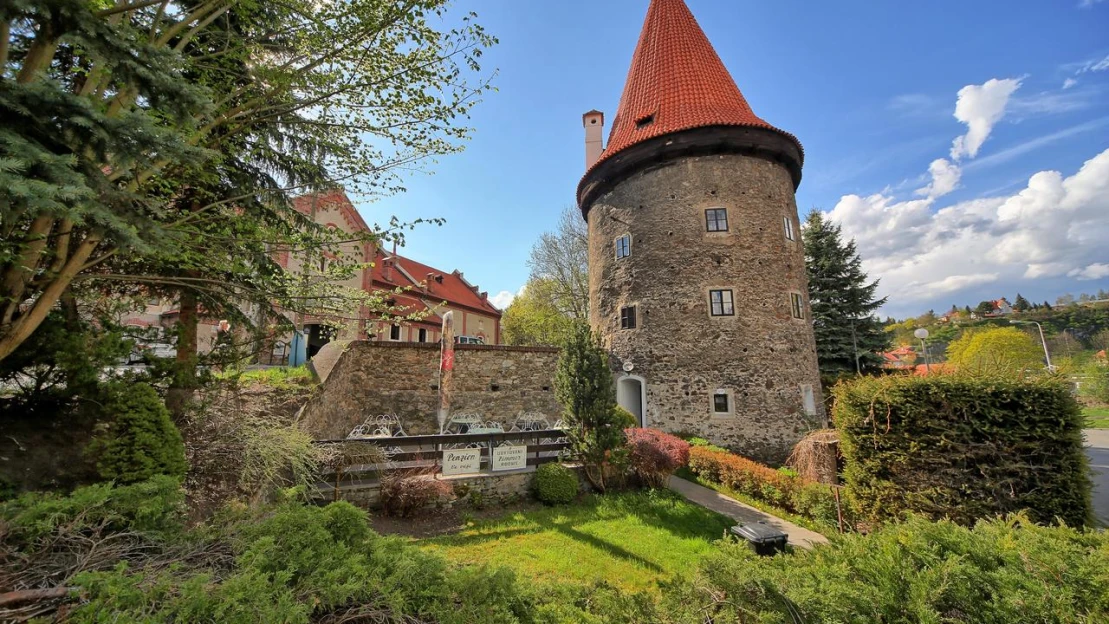 Větrný mlýn i&nbsp;bývalé nádraží. Tohle je 10 nejoblíbenějších Airbnb v&nbsp;Česku