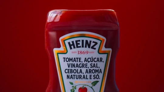 Po krk v&nbsp;kečupu. Jak se Warren Buffett zmýlil v&nbsp;Kraft Heinz