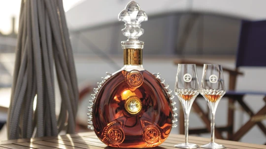 Forbes Cocktail: Dejte si koňak na zámku a lokše v lese