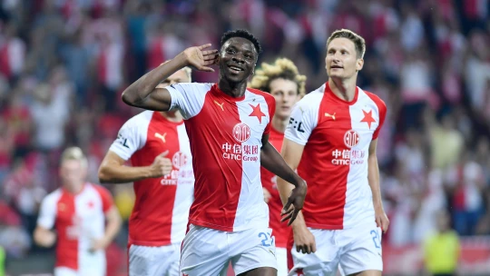 Slavia hraje o&nbsp;Ligu mistrů, 400 milionů i&nbsp;šanci skončit v&nbsp;černých číslech